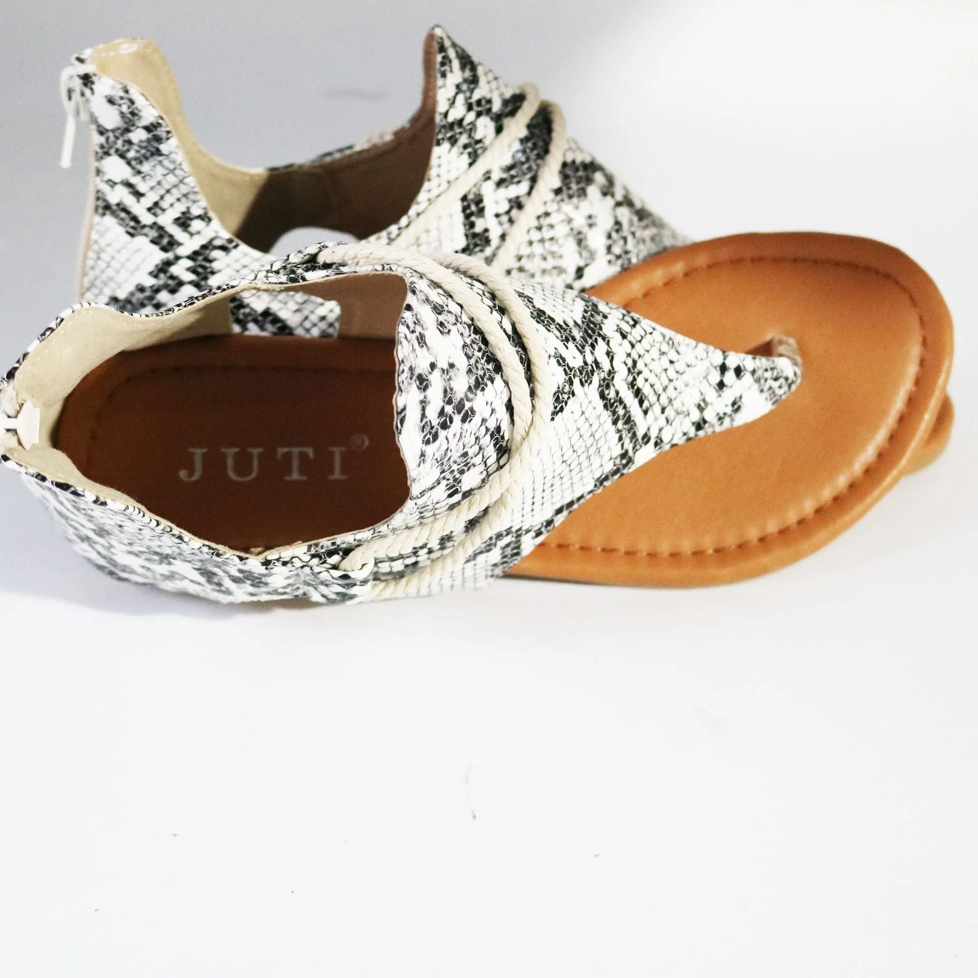 Chicvane Snakeskin Print Flip Flops Flat Sandals with Zipper