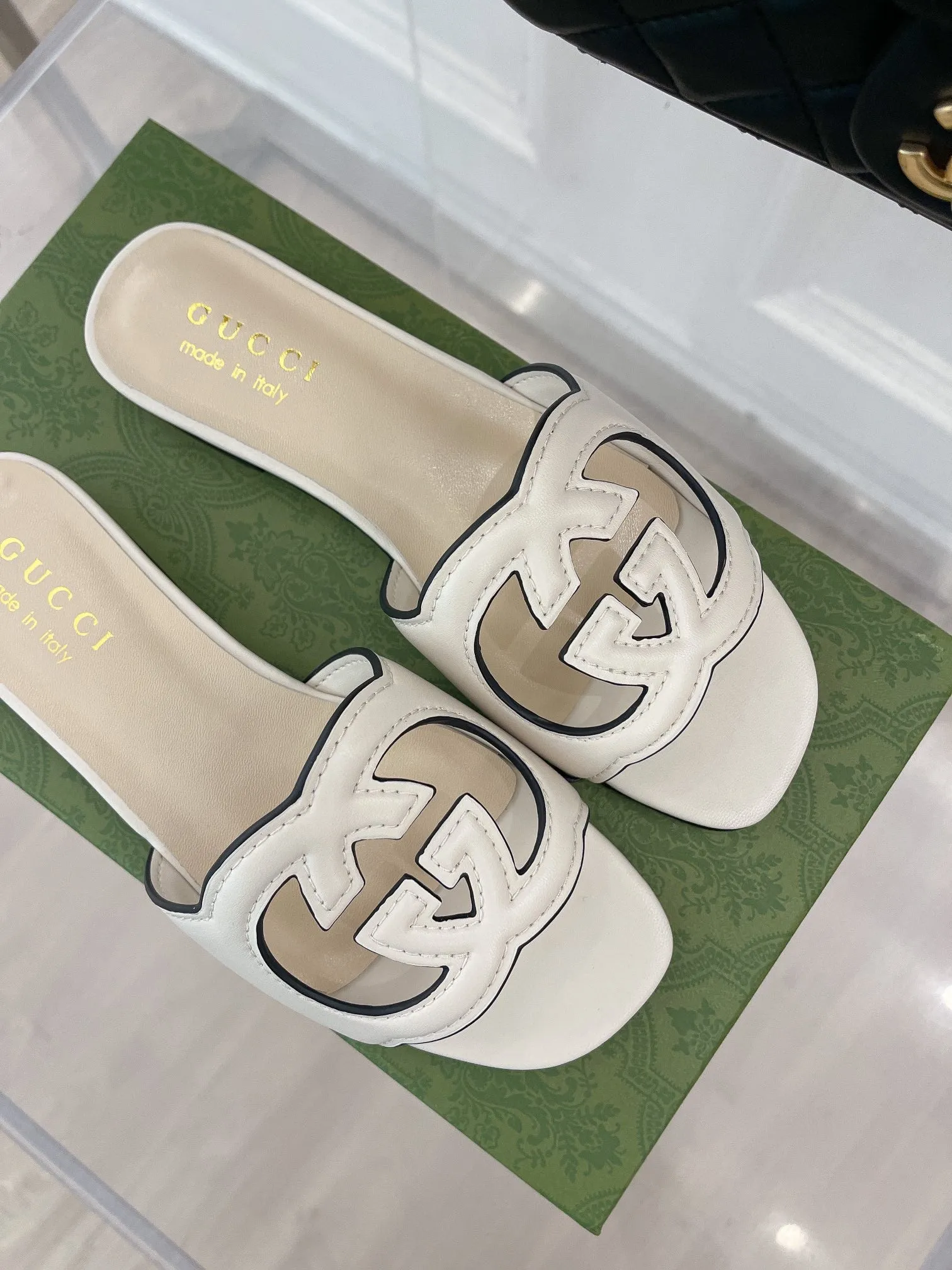 SE893 GC Women's Interlocking G cut-out Slide Sandal / Size5-10