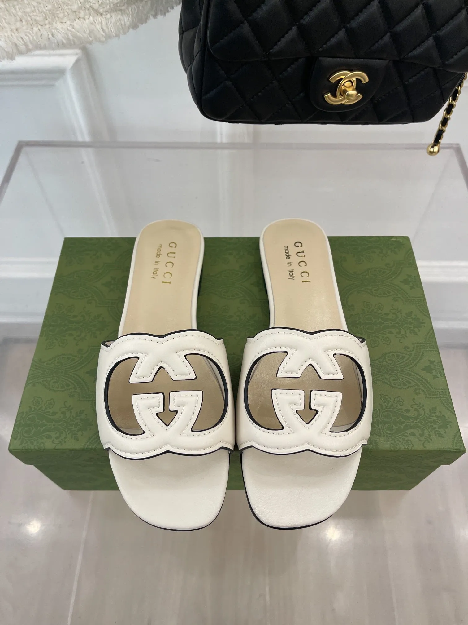 SE893 GC Women's Interlocking G cut-out Slide Sandal / Size5-10